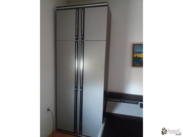 Prodavam Komplet Spalna , Kamin , Sifonjeri , Krev