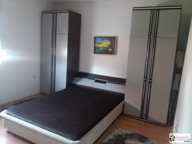 Prodavam Komplet Spalna , Kamin , Sifonjeri , Krev