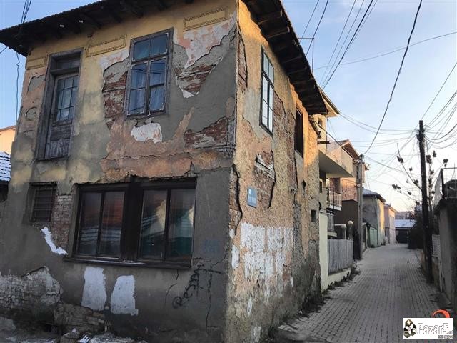 Kuka Vo Centar Na Kumanovo