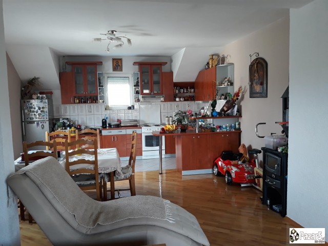 продавам куќа во Радишани