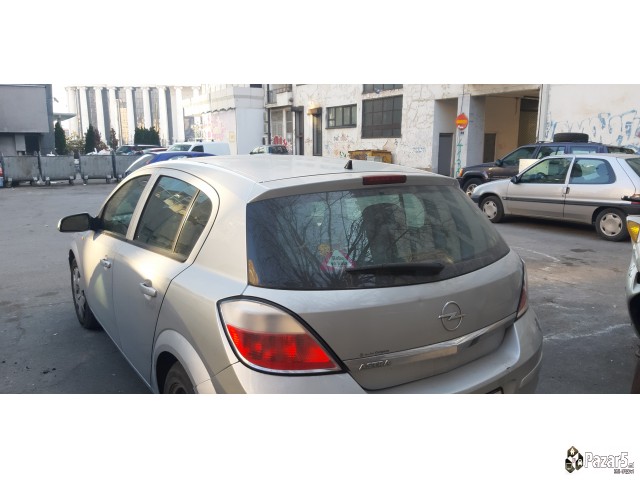 Prodavam Opel Astra 1.4