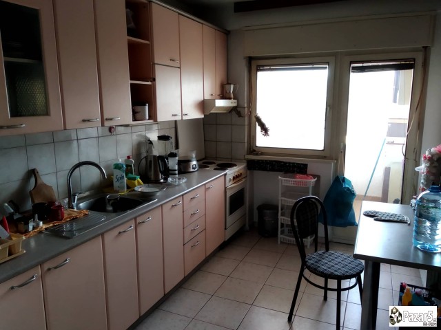 Се продава стан во Аеродром