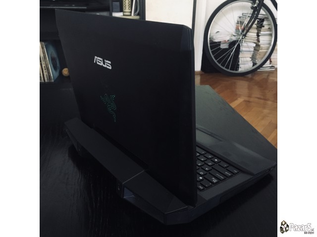 Asus Gaming Лаптоп + Razer Molten Naga глувче