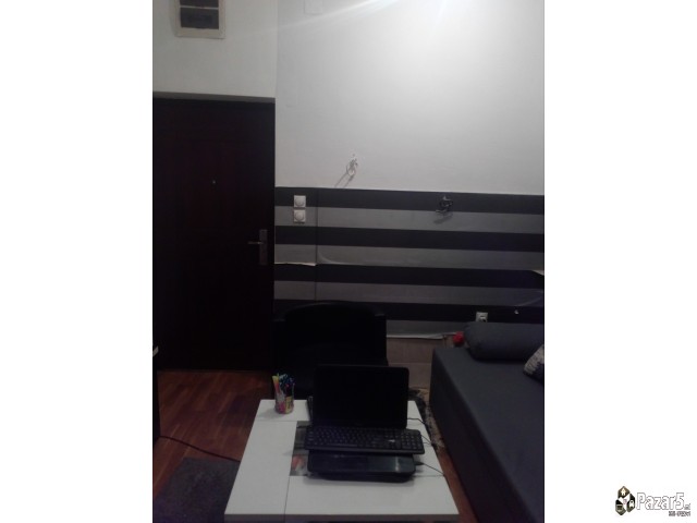 Продавам гарсоњера