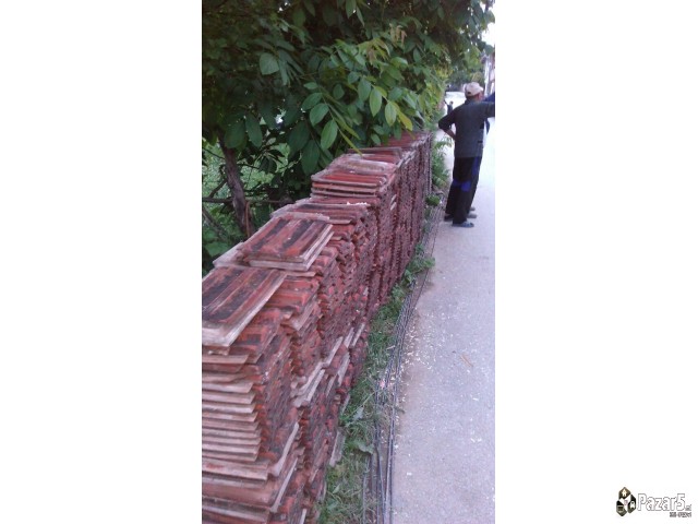 Продавам керамиди