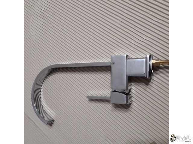 Се продава нова чешма