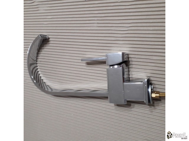 Се продава нова чешма