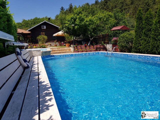 Izdavam Plac Na Vodno Za Mominska Vecer