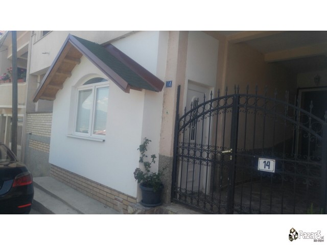 Se Izdava Sprat Od Kuka