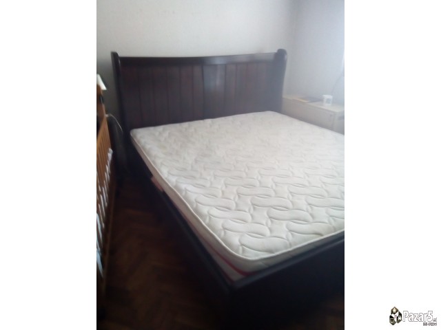 Prodavam Lezaj Za Spalna