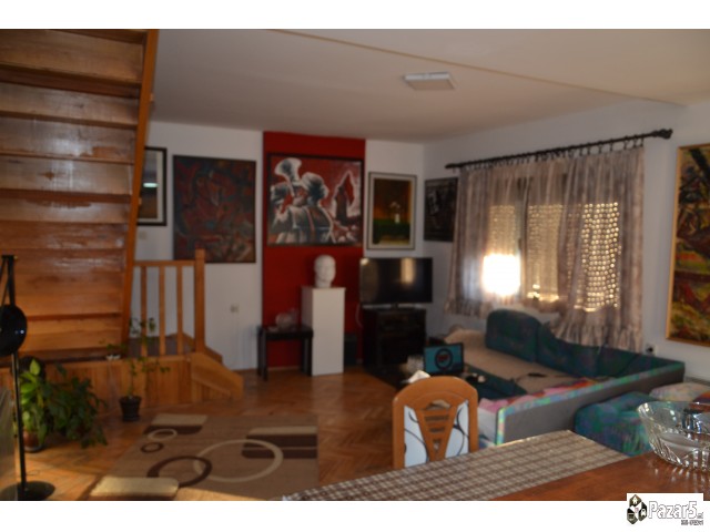 Продавам стан/поткровје