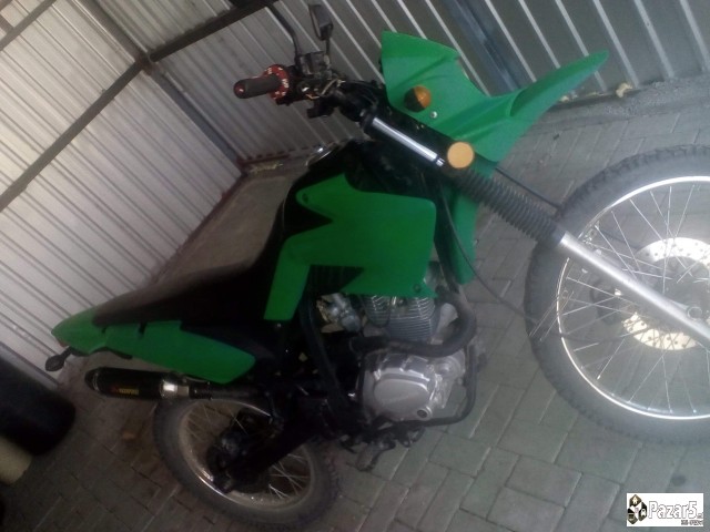 Prodavam Kros 200 Cc Dobro Socuvan Garaziran.