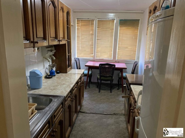 Издавам трособен наместен стан во Аеродром