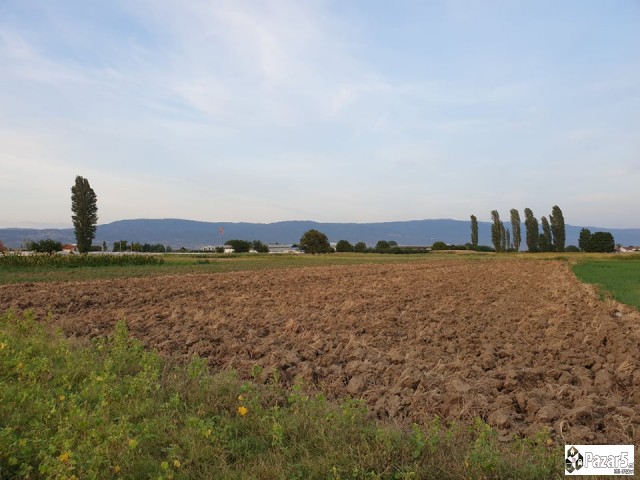 Градежна парцела Плац