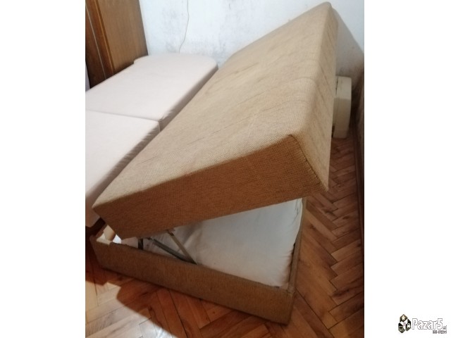 Prodavam Lezaj Edinecen So Sanduk - 95x200