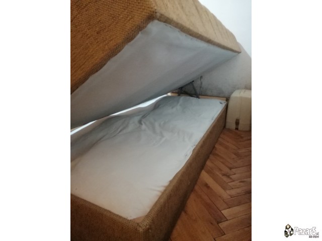 Prodavam Lezaj Edinecen So Sanduk - 95x200