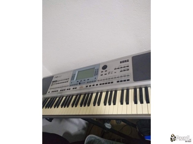 Продавам Синтисајзер и Хармоника