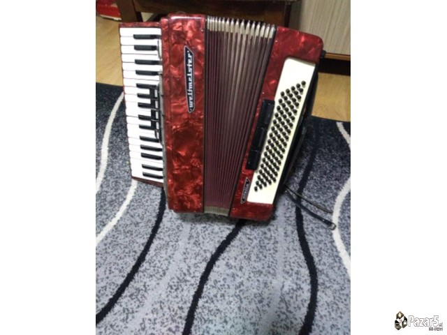 Продавам Синтисајзер и Хармоника
