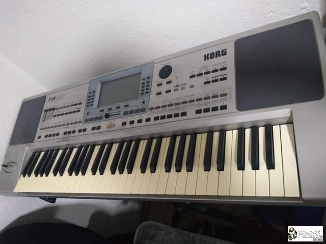 Продавам Синтисајзер и Хармоника