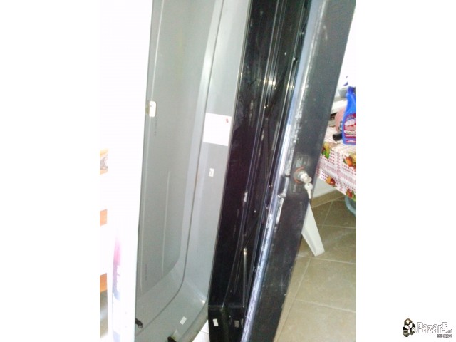 Se Prodava Kroven Bagaznik