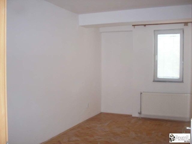 Се издава стан во Ценар