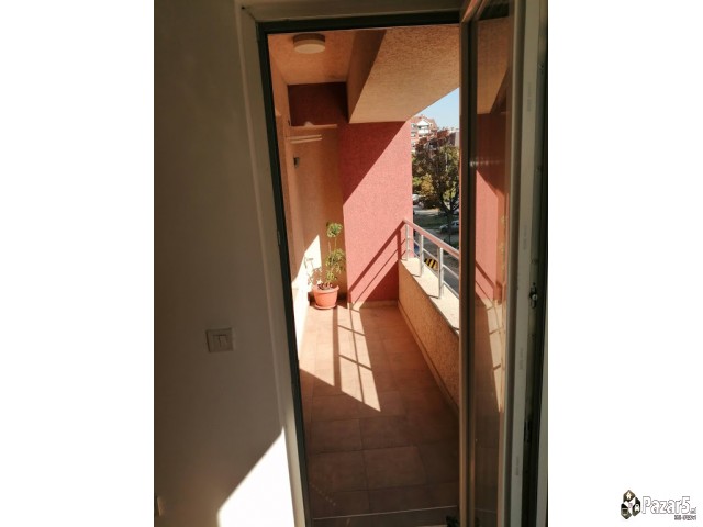 Se Izdava Stan Pozadi Tobako 2 