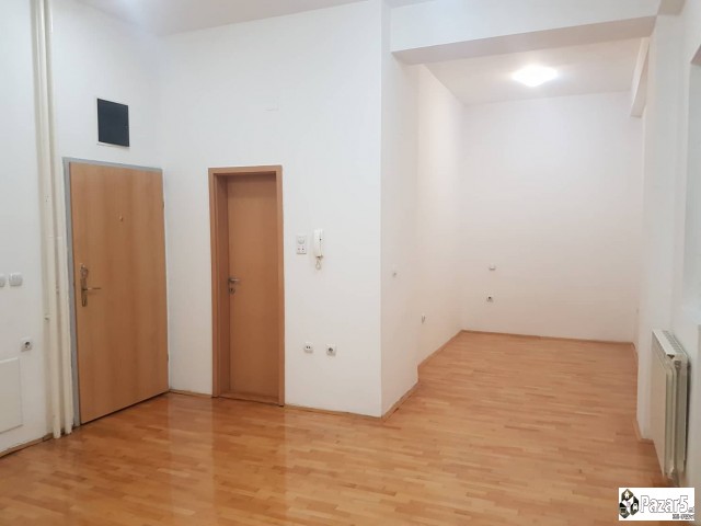 Се издава стан во Центар 30м2