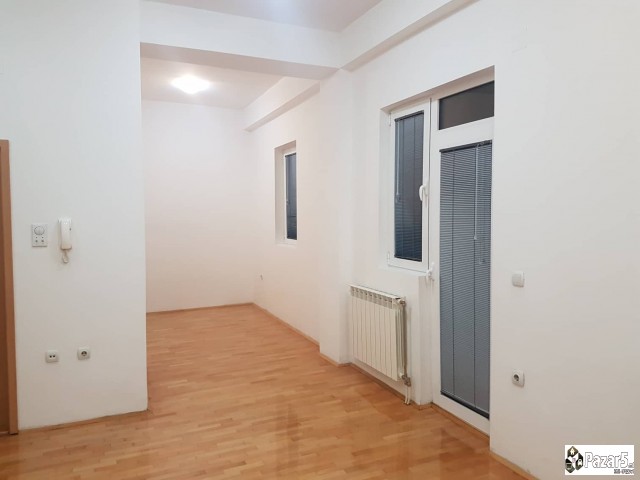 Се издава стан во Центар 30м2