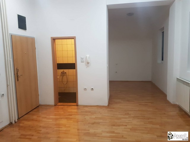 Се издава стан во Центар 30м2