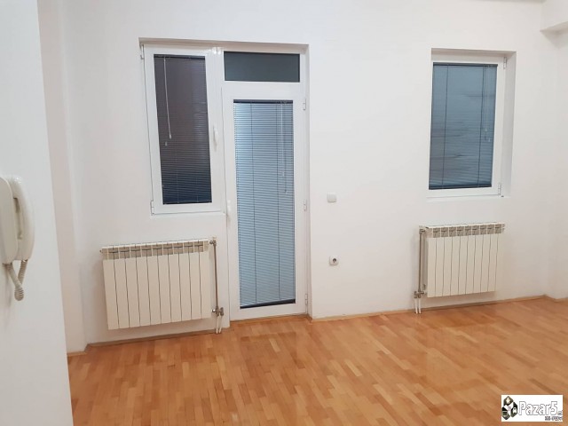 Се издава стан во Центар 30м2