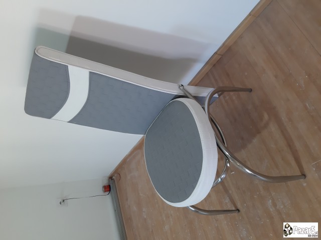 Se Prodavaat 6 Trpezariski Stolici