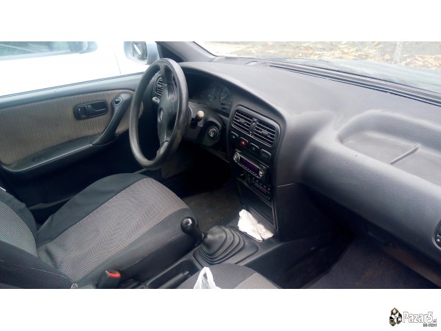 Prodavam Nisan Primera