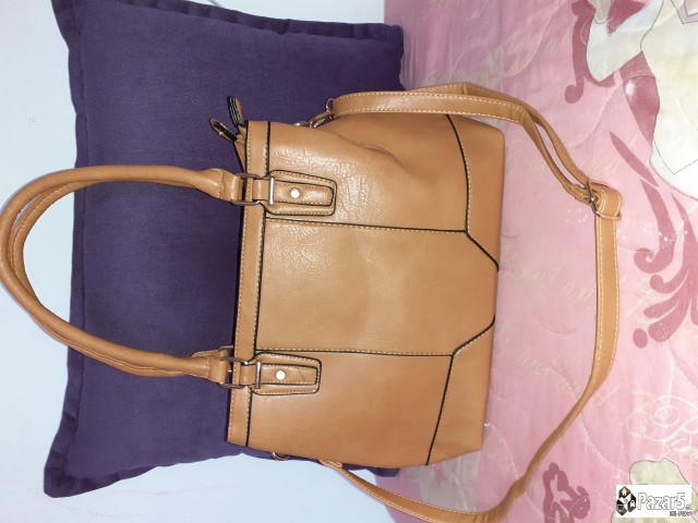 Se Prodavaat Zenski Tasni