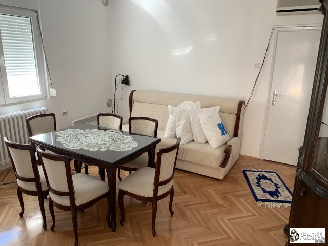 Се издава реновирана куќа во Црниче