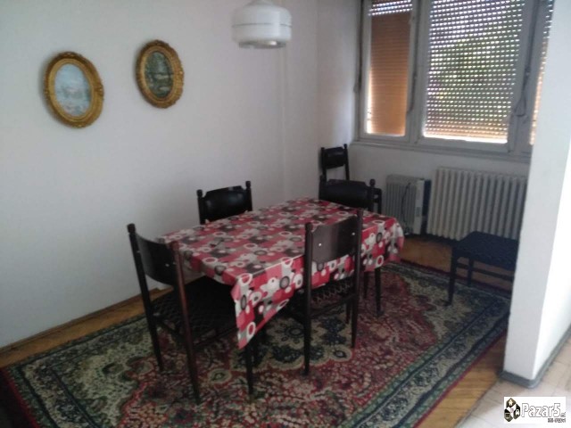 Се продава стан во Центар