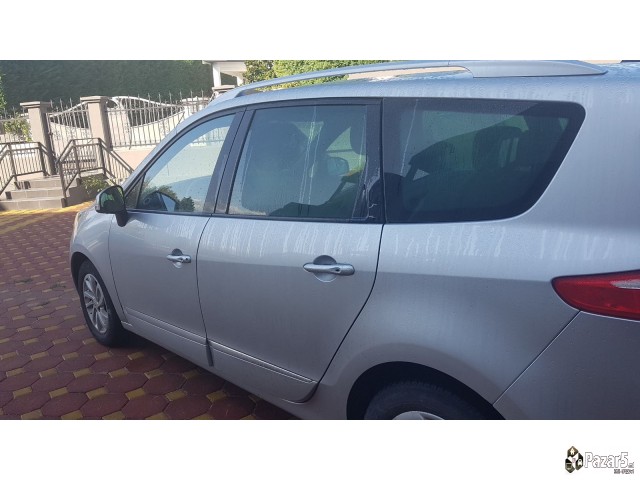 Renault Grand Scenic 2015