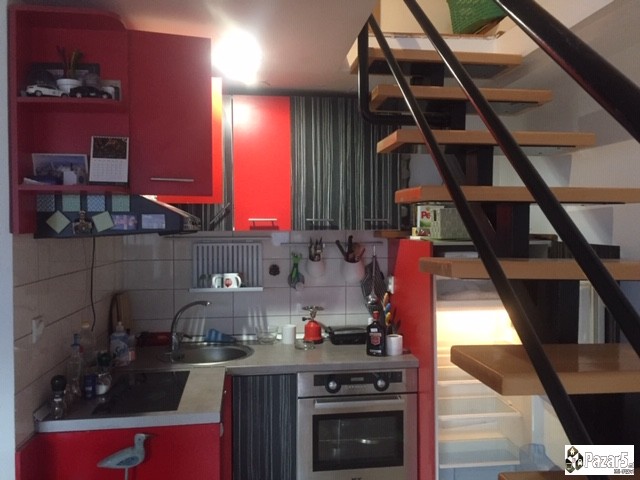 Se Izdava Statn Pozadi Katolicka