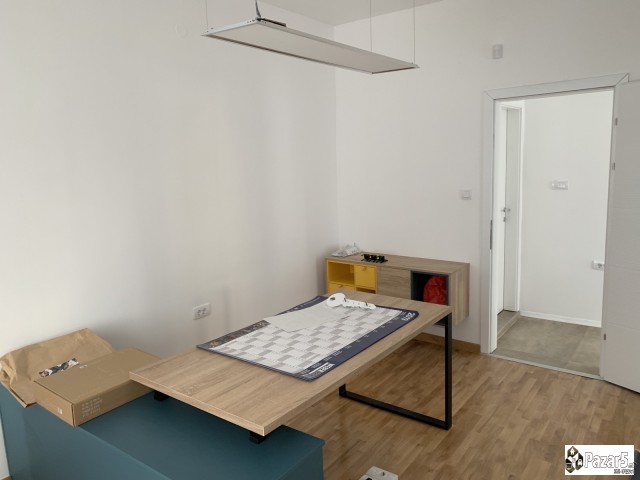 Деловен простор