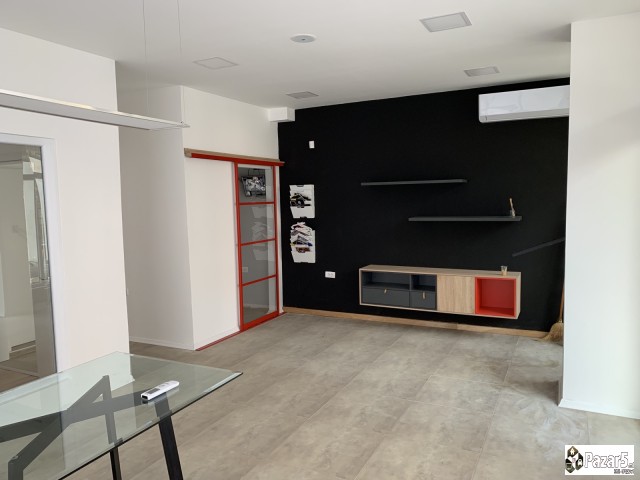 Деловен простор