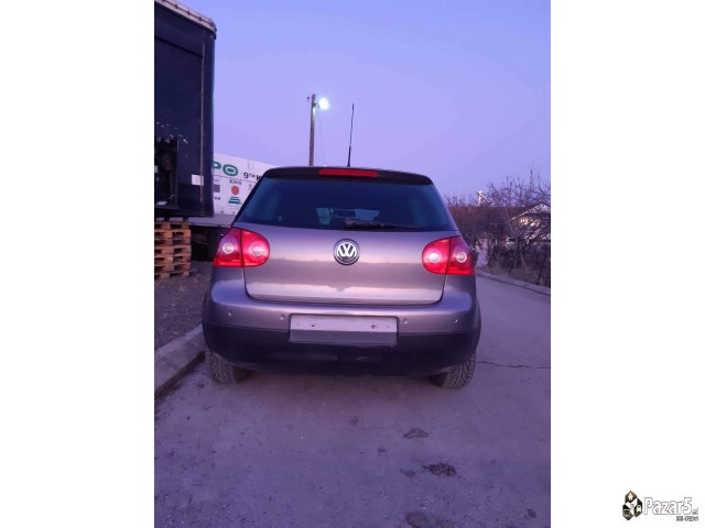 Se Prodava Golf-5 Vo Odlicna Sostojba Pali Vozi Ce