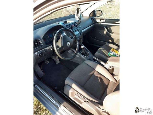 Se Prodava Golf-5 Vo Odlicna Sostojba Pali Vozi Ce