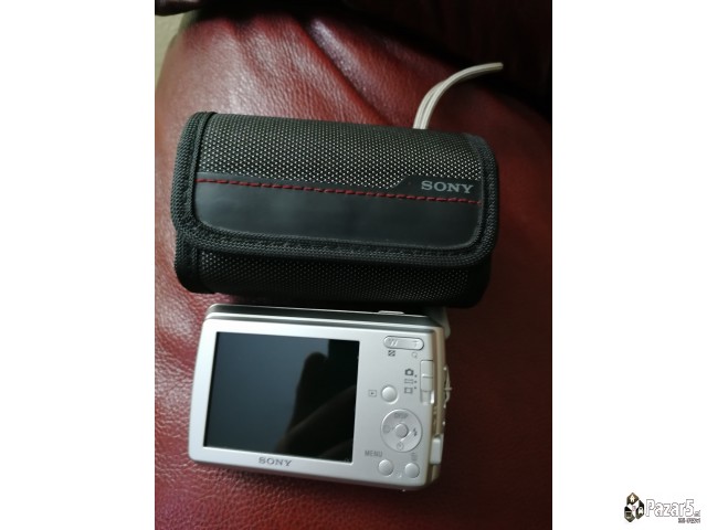 Продавам дигитален фотоапарат Sony