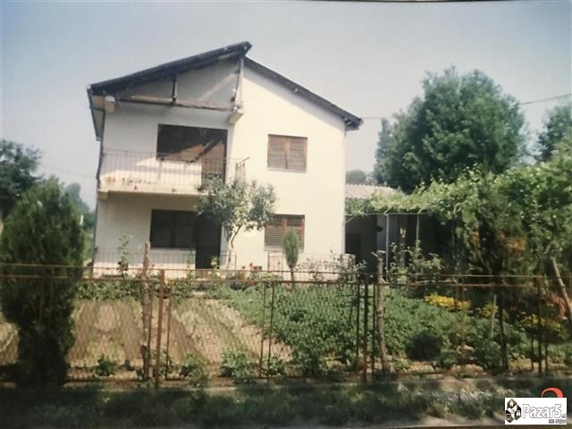 Куќа во населба идризово,