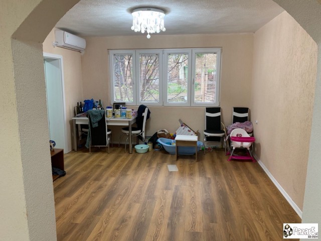 Kuka Vo Centarot Na Gradot  Vednash Vseliva 