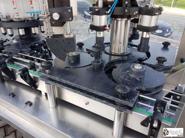 Машина за полнење течности