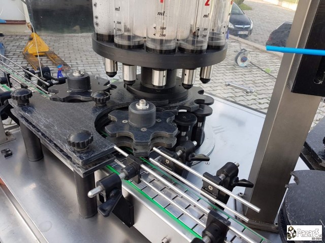 Машина за полнење течности