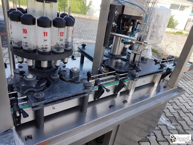 Машина за полнење течности