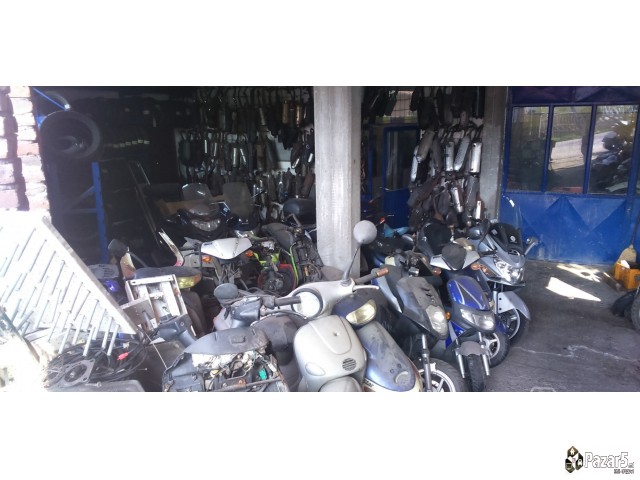 ***delovi**za**skuteri***moto**gumi**