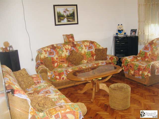 Se Prodava Golema Kuka