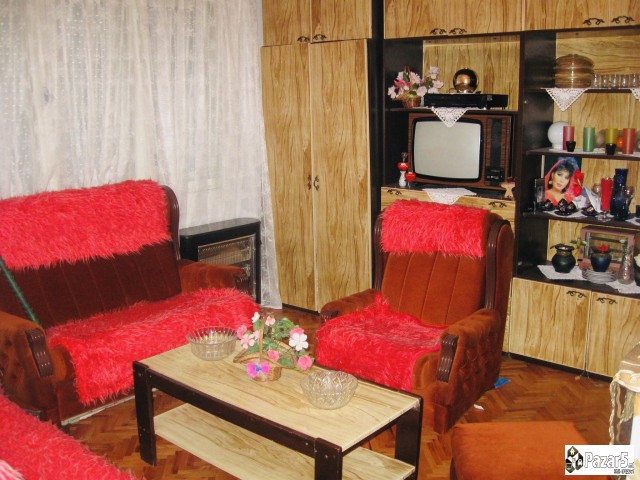 Se Prodava Golema Kuka